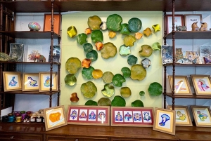 ハノイ：地元の職人の手によるアートと木材、洪水後の生活