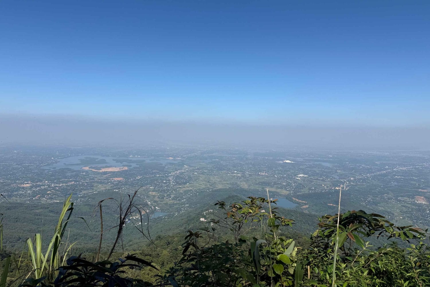 Hanoi: tour privato di 2 giorni al picco Ba Vì e alla valle Mai Châu