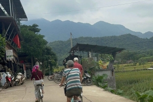 Hanoi: tour privato di 2 giorni al picco Ba Vì e alla valle Mai Châu