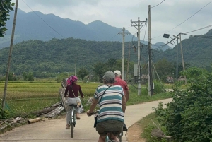 Hanoi: tour privato di 2 giorni al picco Ba Vì e alla valle Mai Châu