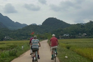 Hanoi: tour privato di 2 giorni al picco Ba Vì e alla valle Mai Châu