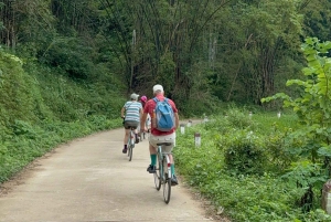 Hanoi: tour privato di 2 giorni al picco Ba Vì e alla valle Mai Châu