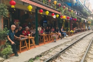 Hanoi: Old Quarter Street Food Tour with 12+ Tastings