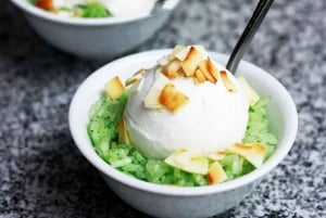 Hanoi: Old Quarter Street Food Tour with 12+ Tastings