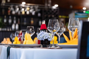 Hanoi: Crucero panorámico de 2 días por la impresionante belleza de Bai Tu Long