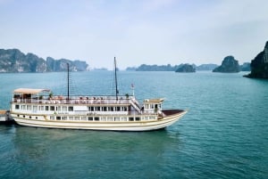 Hanoi: Crucero panorámico de 2 días por la impresionante belleza de Bai Tu Long