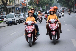Hanoi om aftenen: Mad- og motorcykeltur med kvindelige guider