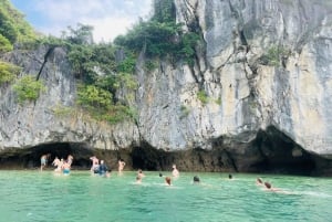 Hanoi: Cat Ba Island & Lan Ha Bay Day Trip Cruise with Lunch