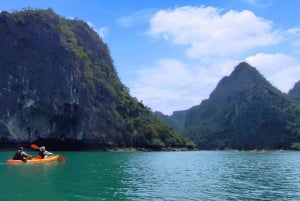 Hanoi: Cat Ba Island & Lan Ha Bay Day Trip Cruise with Lunch