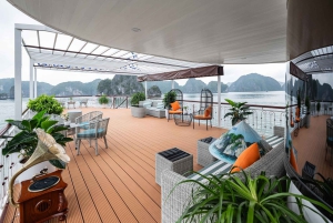 Hanoi/Cat Ba: Lan Ha Bay-dagcruise met donkere en heldere grotten