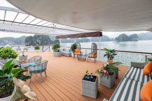 Hanoi/Cat Ba: Lan Ha Bay-dagcruise met donkere en heldere grotten