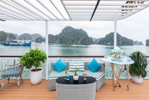 Hanoi/Cat Ba: Lan Ha Bay-dagcruise met donkere en heldere grotten