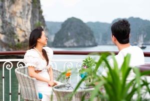 Hanoi/Cat Ba: Lan Ha Bay-dagcruise met donkere en heldere grotten