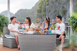 Hanoi/Cat Ba: Lan Ha Bay-dagcruise met donkere en heldere grotten