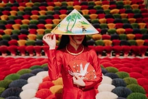 ハノイ：チュオン村での円錐形帽子作り体験、お香の村見学（昼食付き）