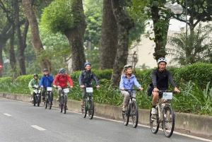 女性がご案内するハノイ市内自転車ツアー