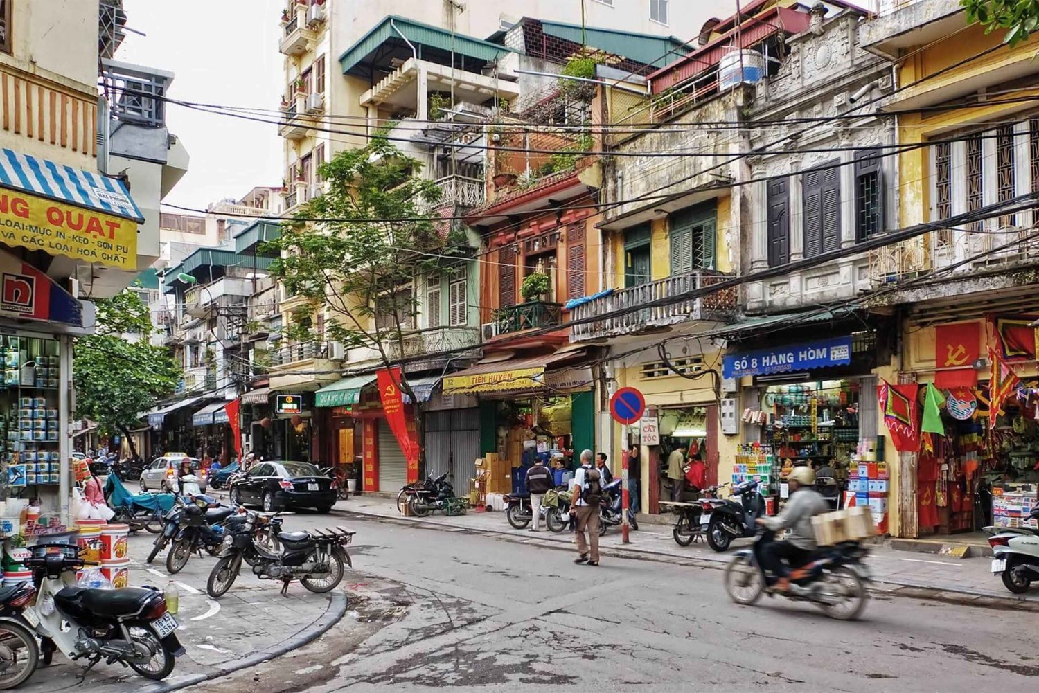 Hanoi city tour by walking (no food) with train street