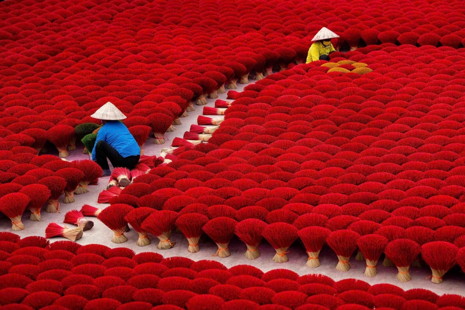 Hanoi City Tour: Craft Village, Temple of Literature, Hoa Lo