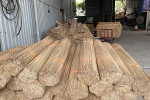 Hanoi City Tour: Craft Village, Temple of Literature, Hoa Lo