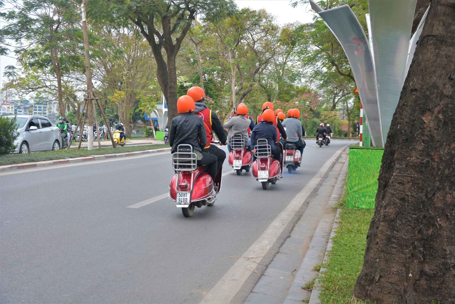 Tour en Vespa vintage por Hanói con mujeres