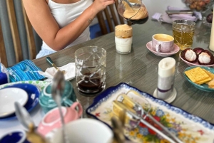 Hanoi Coffee Workshop: Gör 6 vietnamesiska kaffedrinkar i ett lokalt hem