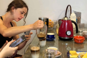Hanoi Coffee Workshop: Gör 6 vietnamesiska kaffedrinkar i ett lokalt hem