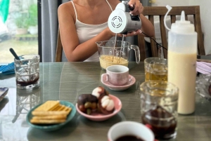 Hanoi Coffee Workshop: Gör 6 vietnamesiska kaffedrinkar i ett lokalt hem