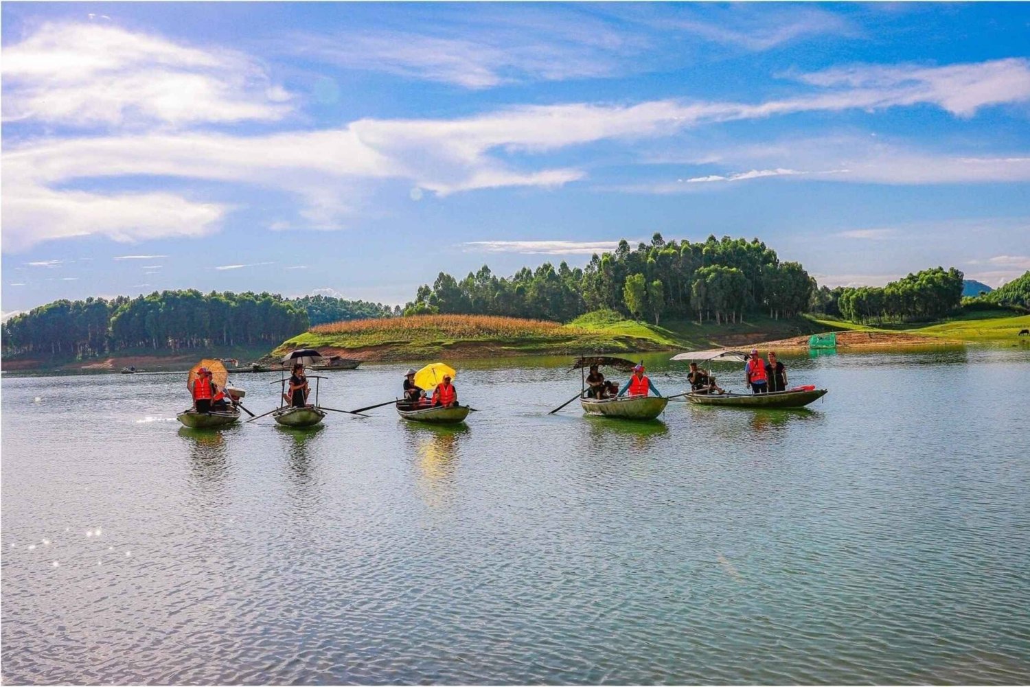 Hanoi: Madlavningskursus, den gamle landsby Duong Lam, sejltur på Thac Ba-søen