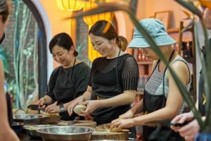 Hanoi: Cooking Class in a Local Villa with Market Tour