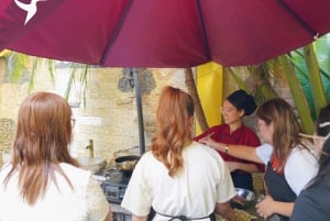 Hanoi: Cooking Class in a Local Villa with Market Tour