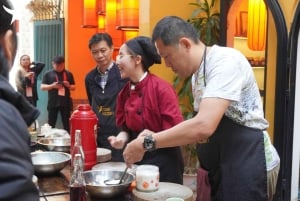 Hanoi: Cooking Class in a Local Villa with Market Tour