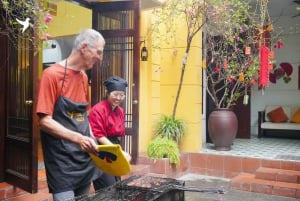 Hanoi: Cooking Class in a Local Villa with Market Tour