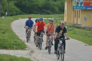 Hanoin maaseudun pyöräretki: Punaisen joen kulttuuri ja arkielämä