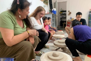 Excursion en moto dans la campagne de Hanoi : Village de céramique de Bat Trang