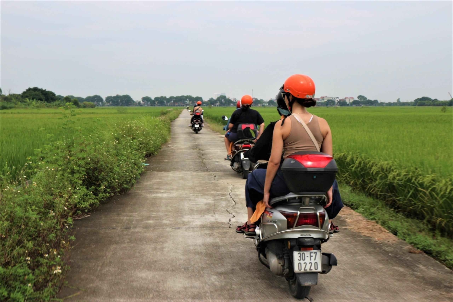 Motortocht door het platteland van Hanoi, geleid door vrouwen