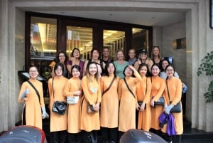 Tour in Vespa d'epoca nella campagna di Hanoi con guide donne