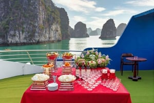 Baia di Halong: Crociera di lusso di un giorno con buffet, kayak e bagno