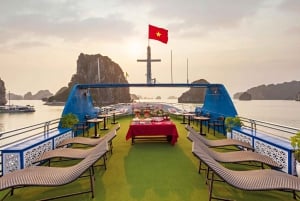 Baia di Halong: Crociera di lusso di un giorno con buffet, kayak e bagno