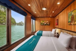 Hanoi: Koselig cruise med overnatting i Halong Bay med måltider