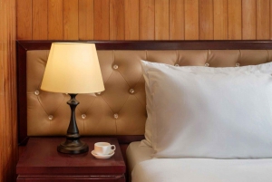 Hanoi: Koselig cruise med overnatting i Halong Bay med måltider