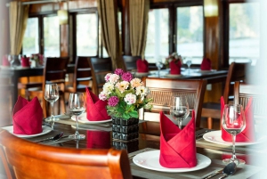 Hanoi: Mysig Halong Bay-kryssning med måltider över natten