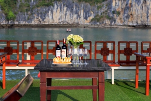 Hanoi: Mysig Halong Bay-kryssning med måltider över natten