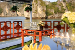 Hanoi: Mysig Halong Bay-kryssning med måltider över natten