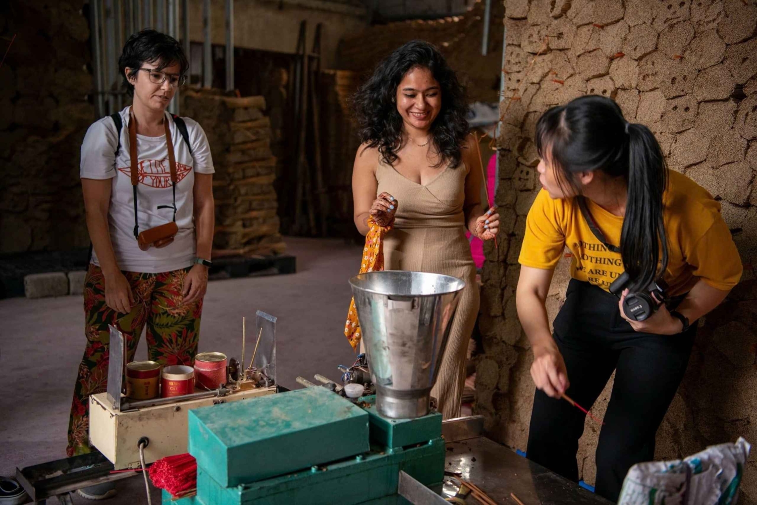 Hanoi: Craft Villages Tour & Optional Train Street Drop Off