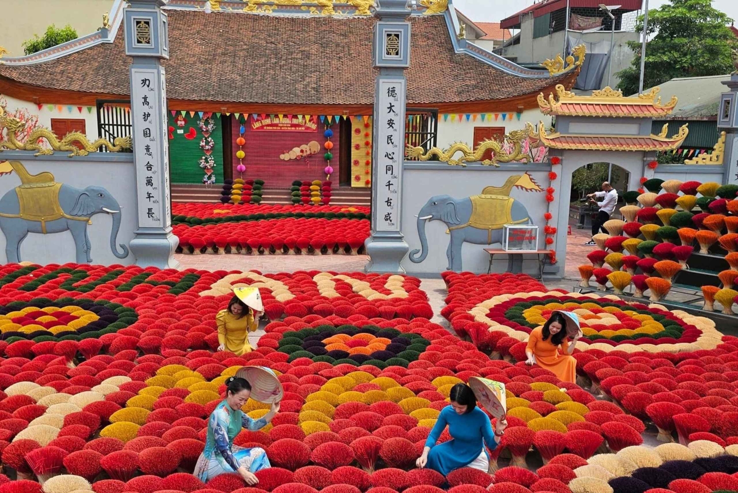 Hanoi: Craft Villages Tour & Optional Train Street Drop Off