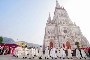 Hanoi: wycieczka 1-dniowa po dziedzictwie kościoła katolickiego w Ninh Binh