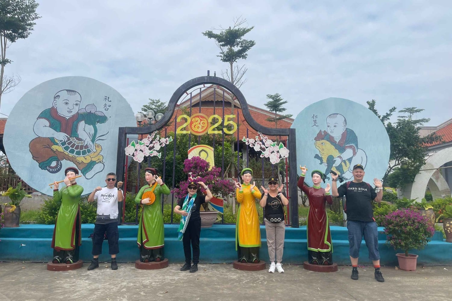 ハノイ：ドンホ民画の遺産を巡るジープツアー＆昼食をお楽しみください