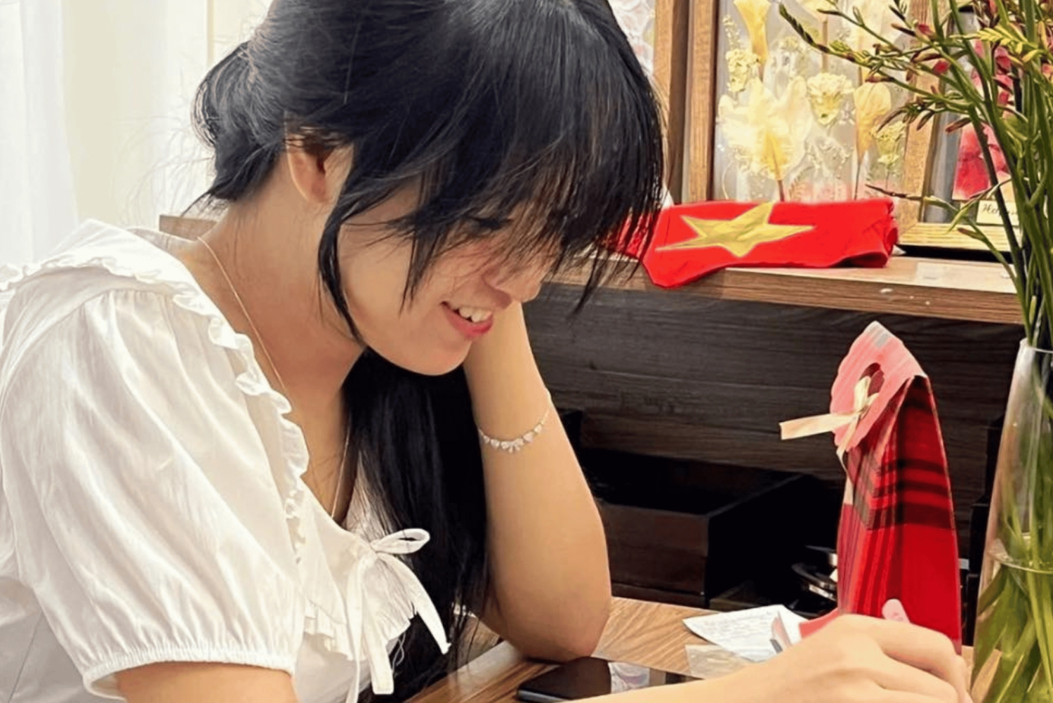 Hanoi: Dried Flower Resin Workshop in Vietnam