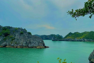 Hanoi: Cat Ban helmi – kahden päivän risteily ja kajakkimatka