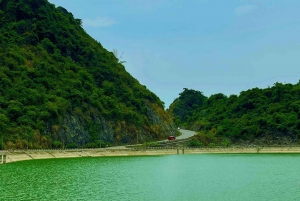 Hanoi: Cat Ban helmi – kahden päivän risteily ja kajakkimatka